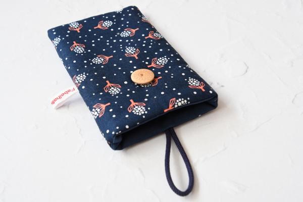 Handytasche "Abstrakte Blumen auf dunkelblau"